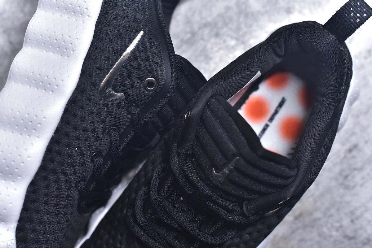 Nike Mind 002 "Black/White"