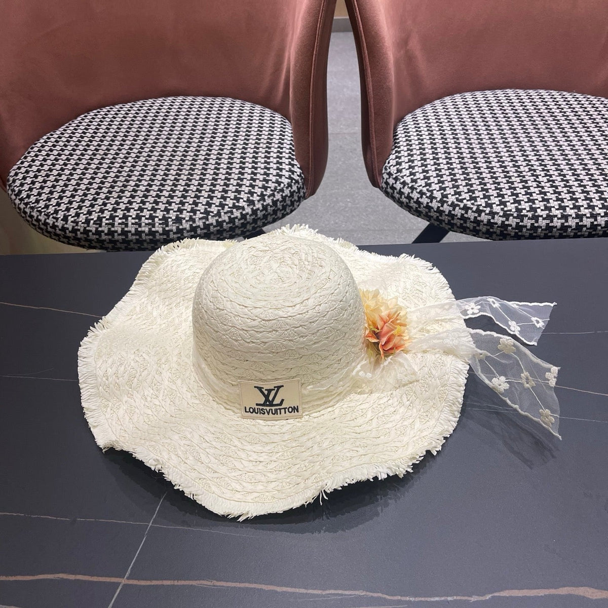 LV French-style Floral Lace Ribbon Hat White in Straw 207011