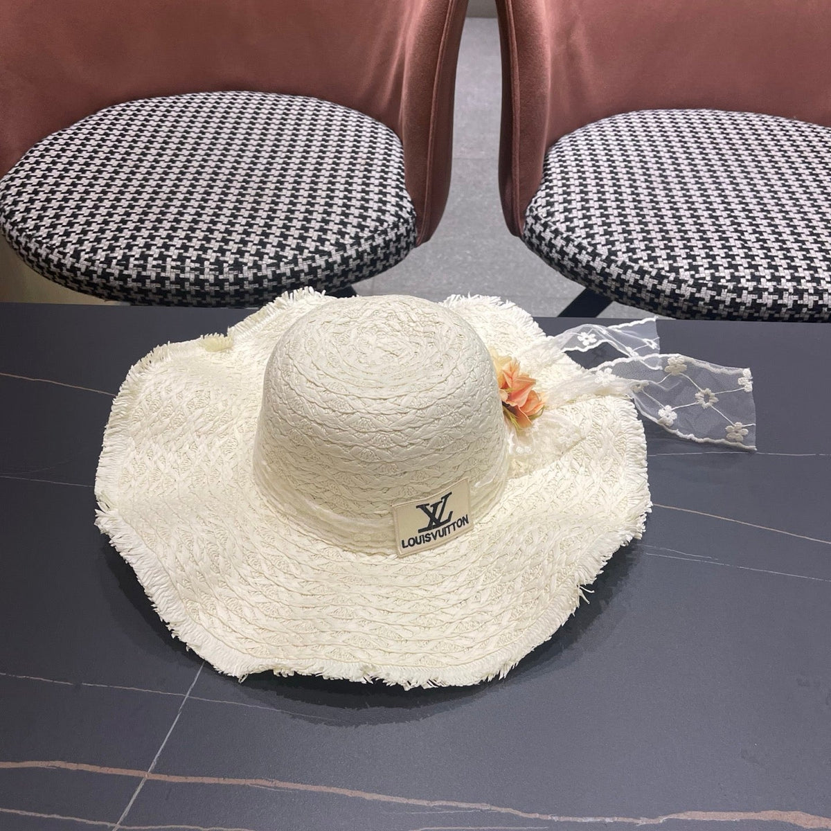 LV French-style Floral Lace Ribbon Hat White in Straw 207011