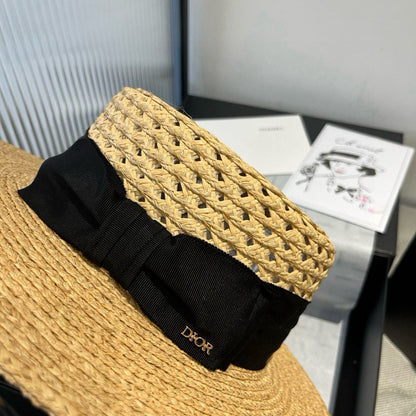 BOATER HAT IN BEIGE RAFFIA WITH BLACK FABRIC