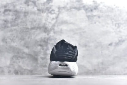 Nike Mind 002 "Black/White"