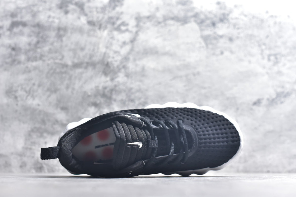 Nike Mind 002 "Black/White"