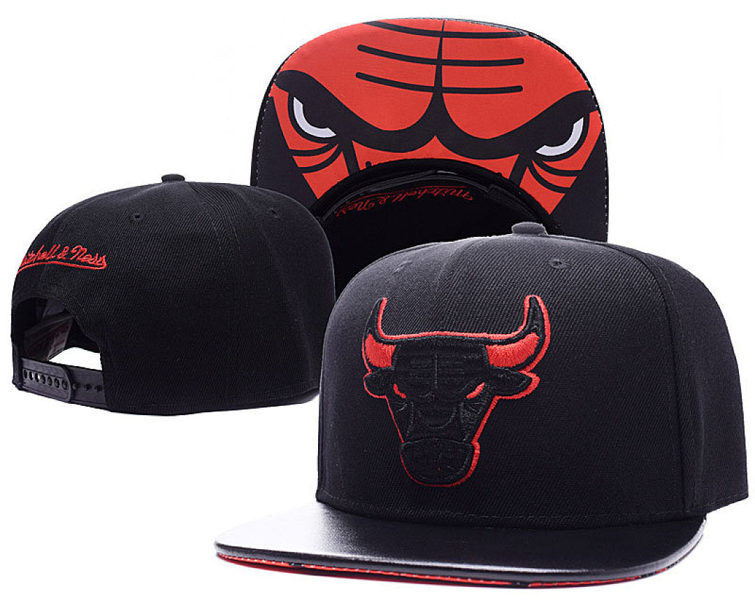 Chicago Bulls Men's Mitchell & Ness NBA Snapback Hat
