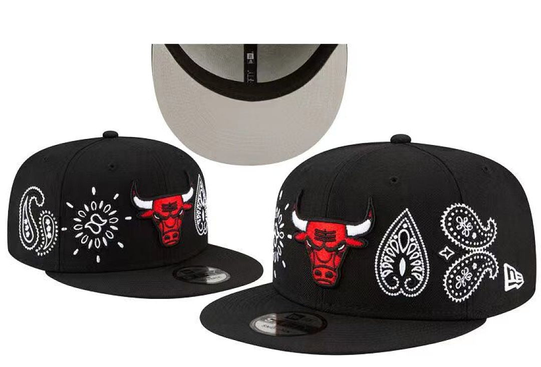 Chicago Bulls Men's Mitchell & Ness NBA Snapback Hat