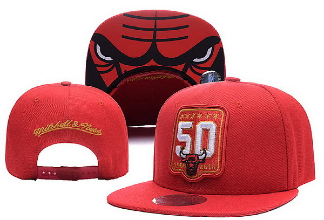 Chicago Bulls Men's Mitchell & Ness NBA Snapback Hat