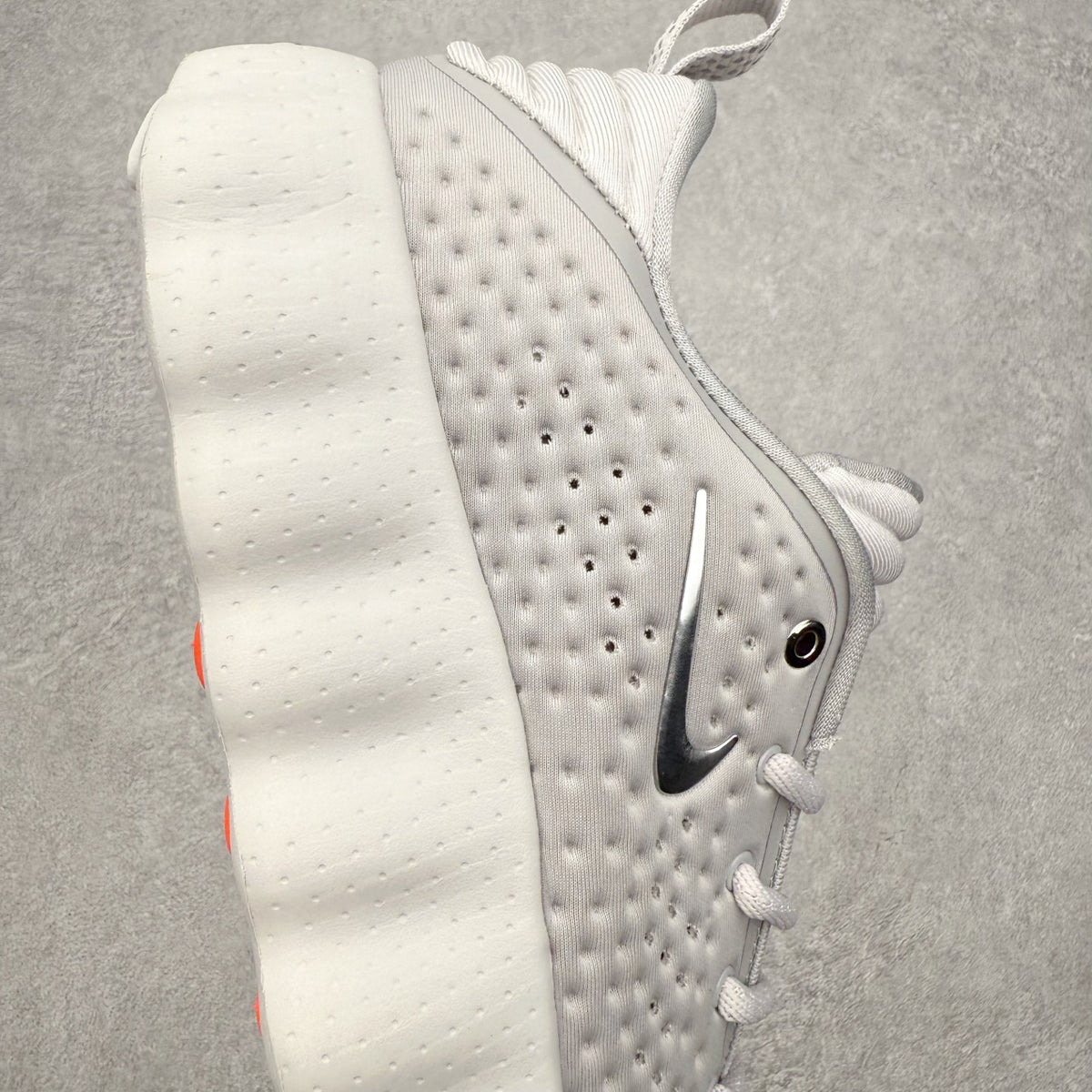 Nike Mind 002 "Wolf Grey/Metallic Silver"