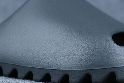 Yeezy Slides 'Slate Grey'