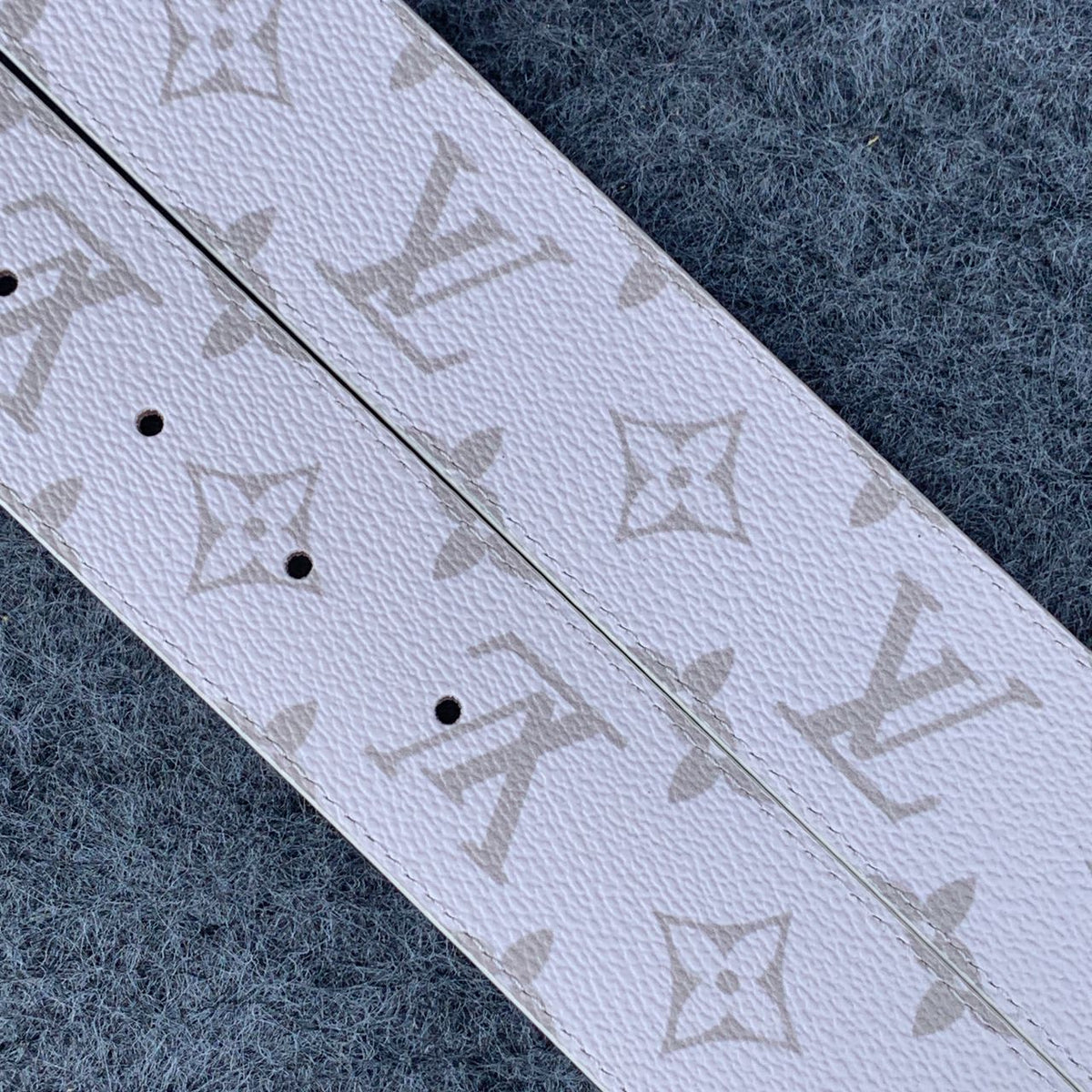 LV Initiales 40mm Reversible Belt 'White'