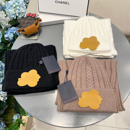 SET SCARF AND HAT IN BEIGE WOOL 419145