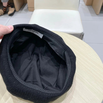 BERET HAT BLACK WITH LOGO 672662